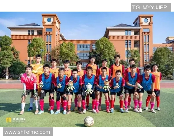 一所校园培养出23名“湘超”队员的答案,藏在他们的体育节里